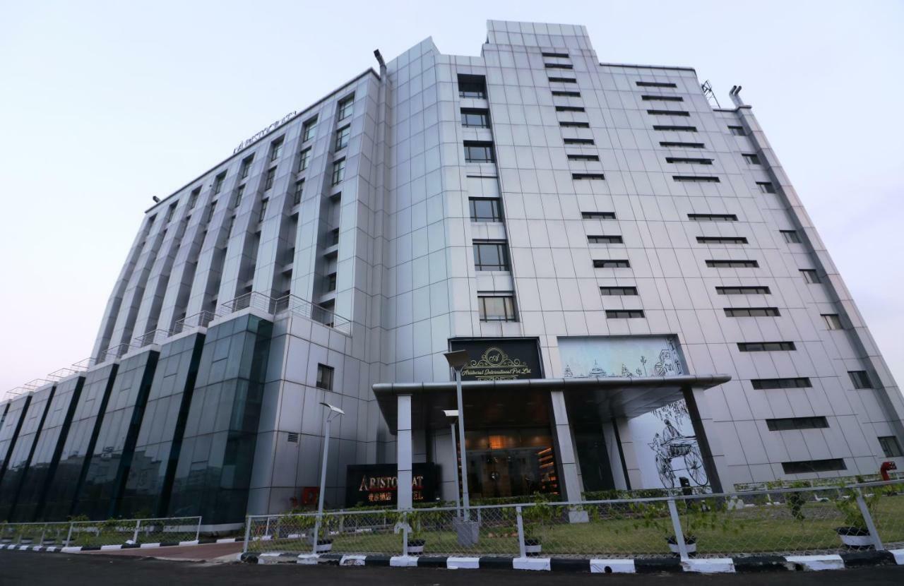 Aristocrat Hotel Калькутта Экстерьер фото