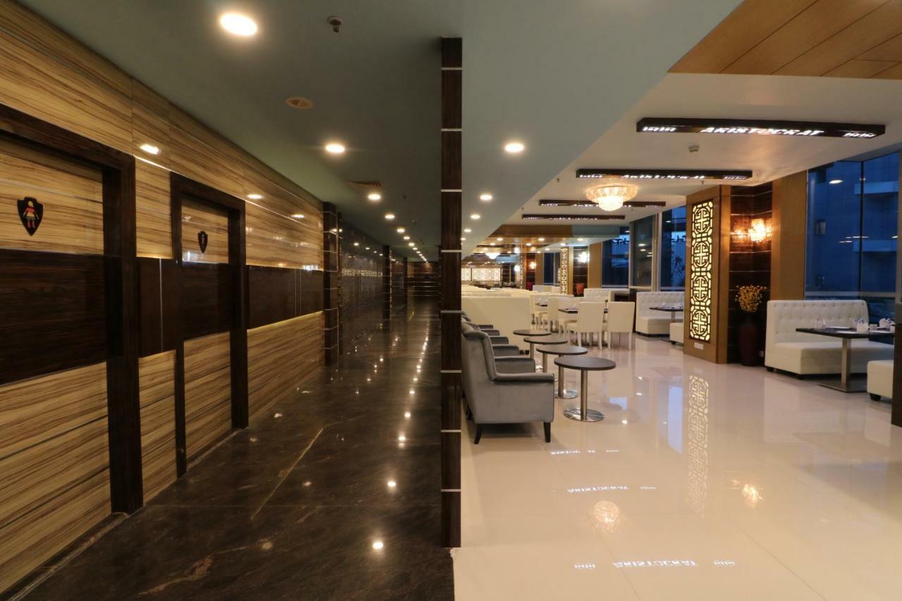 Aristocrat Hotel Калькутта Экстерьер фото