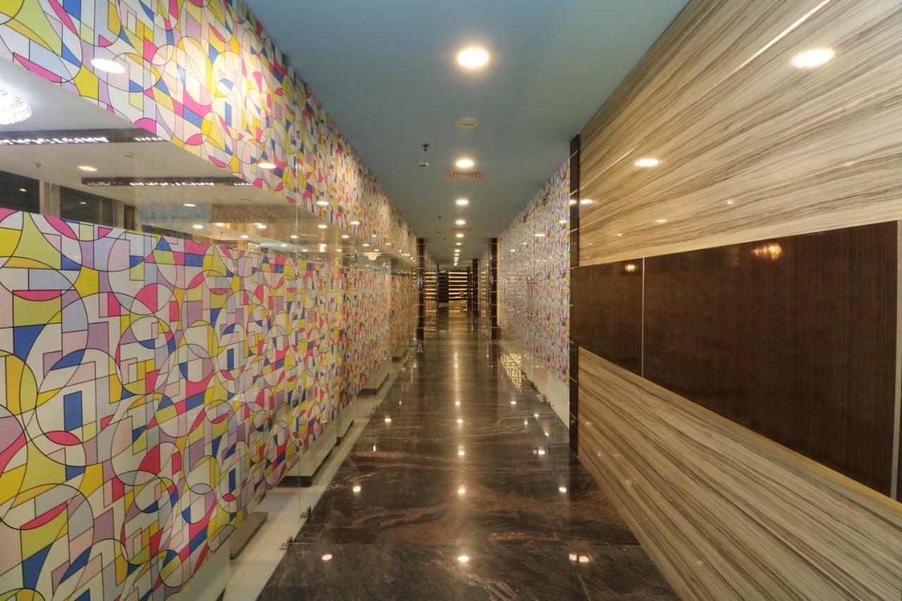 Aristocrat Hotel Калькутта Экстерьер фото